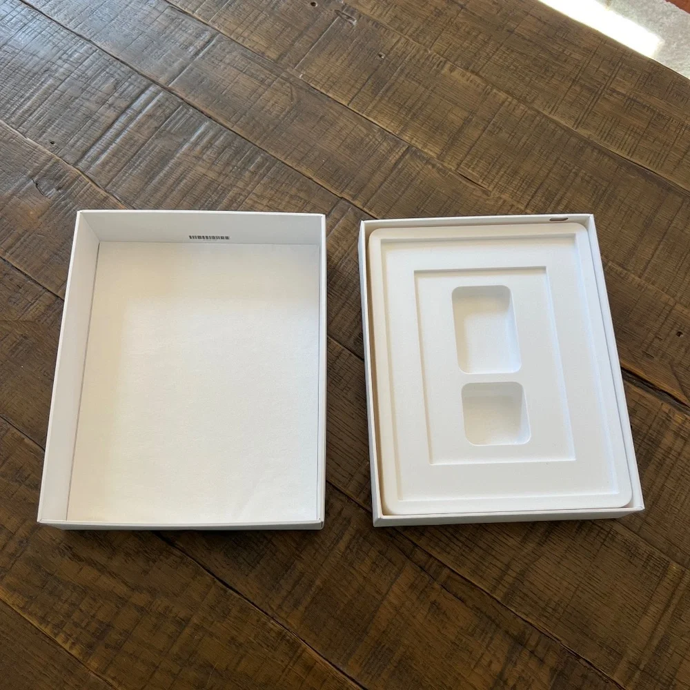 Apple iPad Box (Empty) for Display/Nostalgia/Keepsake 2010